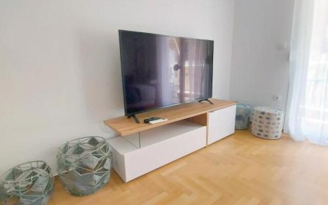 Noelli Cozy And Modern Apartment
