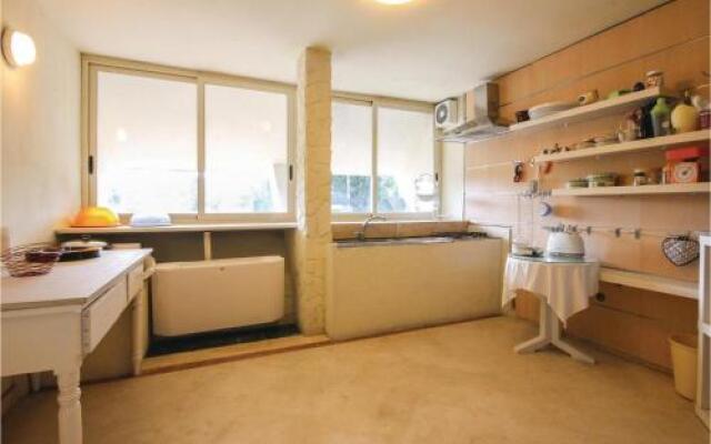 Four Bedroom Holiday Home in Vittoria