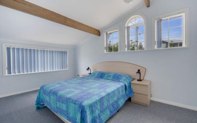 Bannister Point Peninsula Apartment Duplex