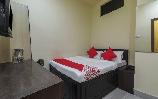 Hotel Golden Peak by OYO