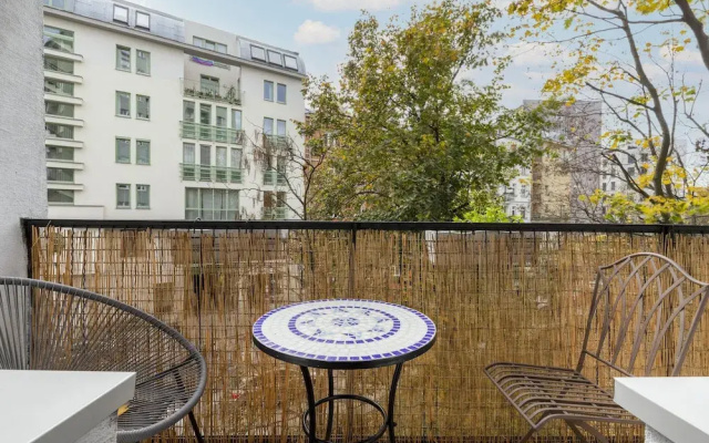 Warsaw Górnośląska Apartment by Renters