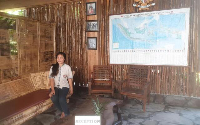 Ana Warung & Bungalows