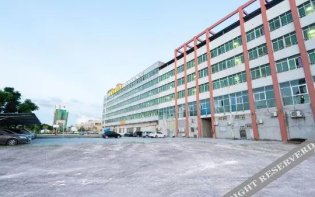 Heyi Apartment