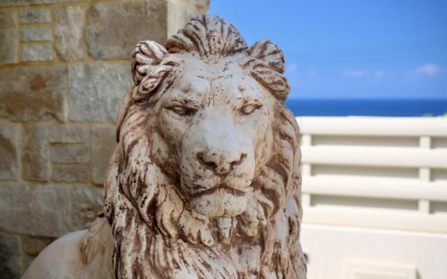Seafront 5 Bedroom Villa Paradise in Sea Caves