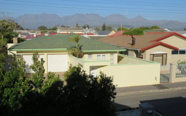Winelands beach cottage