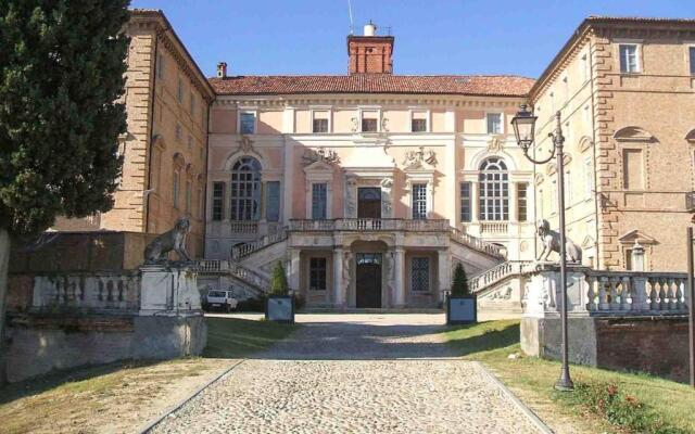 Lindhouse - Country House a Govone