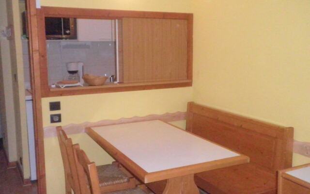 Lou Services Apartment M2-326 LSI 001