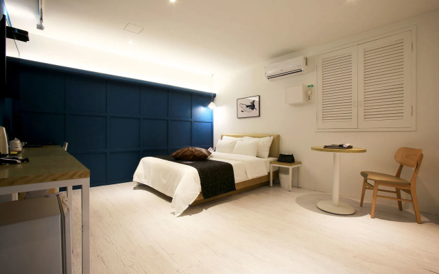 Hotel with you