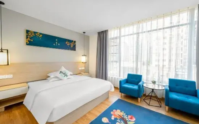 Star & Romantic Hotel (Honghe Water Town Huquan)