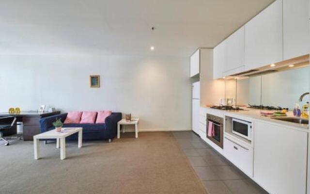 Convenient & Modern 1 Bed Apartment Docklands