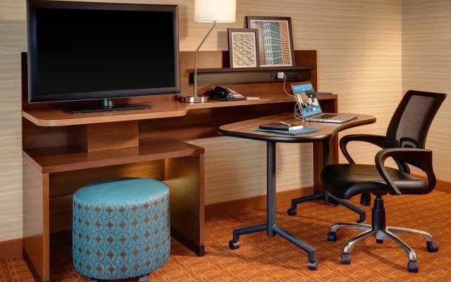 Fairfield Inn & Suites Calhoun