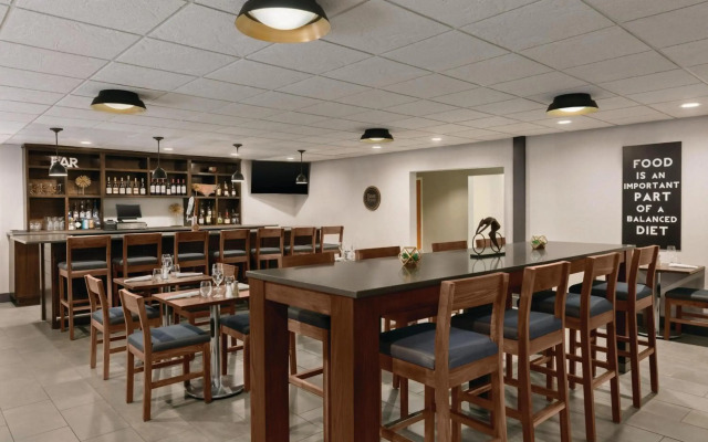 Four Points by Sheraton Raleigh Arena