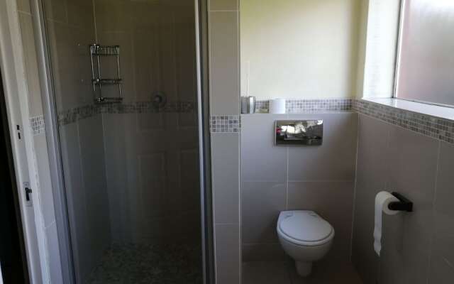 Ibis Place Guest House