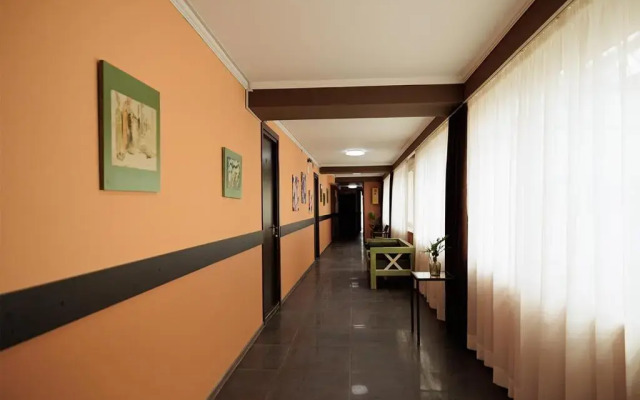 Hotel Tbilisi Central by Mgzavrebi