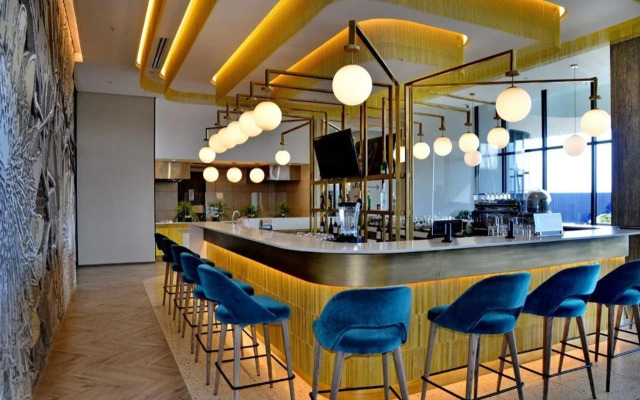 Courtyard Hotel Waterfall City