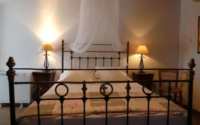 Lola's Cottage & Garden