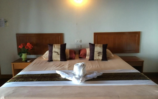 Haad Khuad Resort