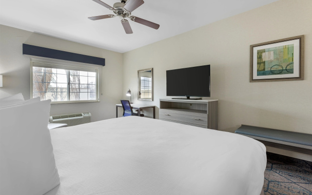 Best Western Plus Wasco Inn & Suites
