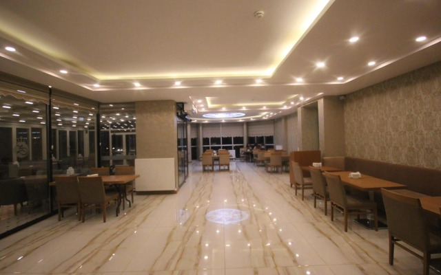 Garden Zara Hotel