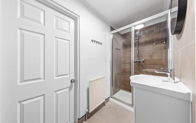 Serviced Flat Near Hyde Park Marble Arch W2 London