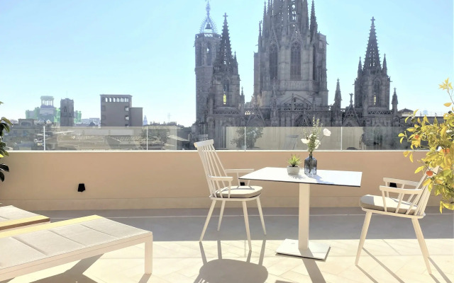 Lamaro Hotel