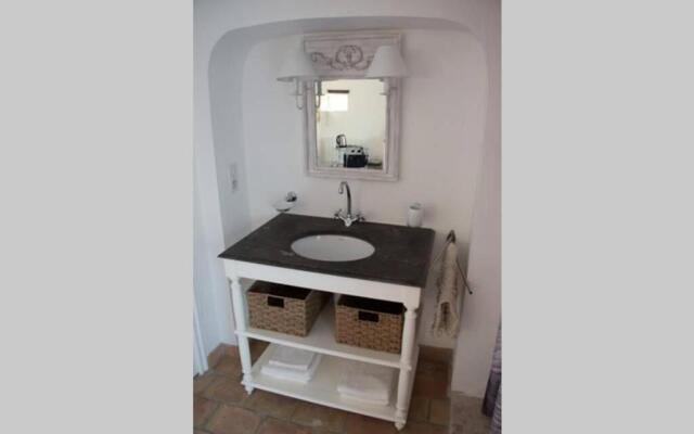 Studio indépendant dans mas provencal