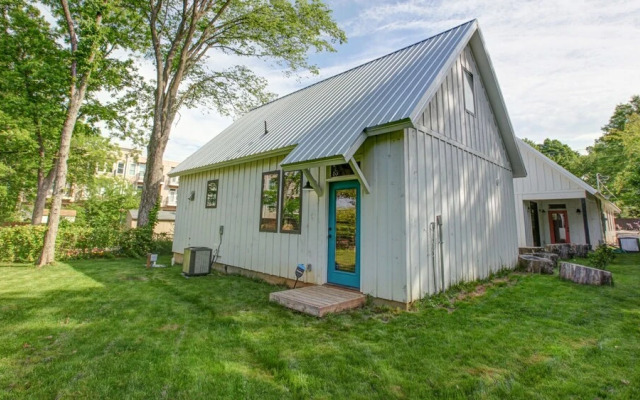 2 bedroom, East 18th Street