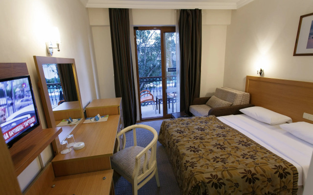 Perdikia Beach Hotel