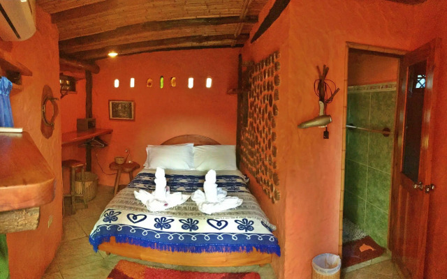 Lonesome George Ecolodge
