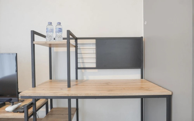 Minimalist And Comfort Studio At Gold Coast Apartment – Guest Rooms – Jakarta