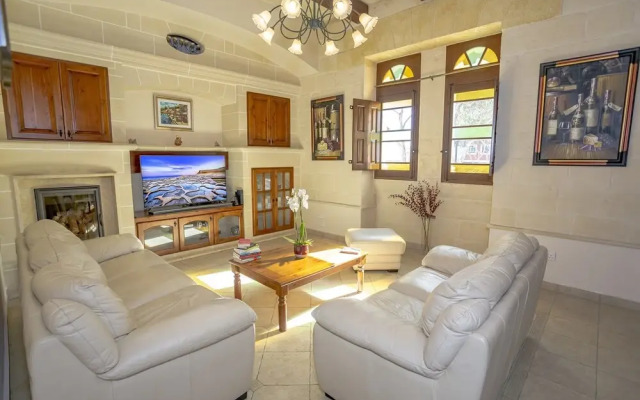 Tieqa Hamra Charming House