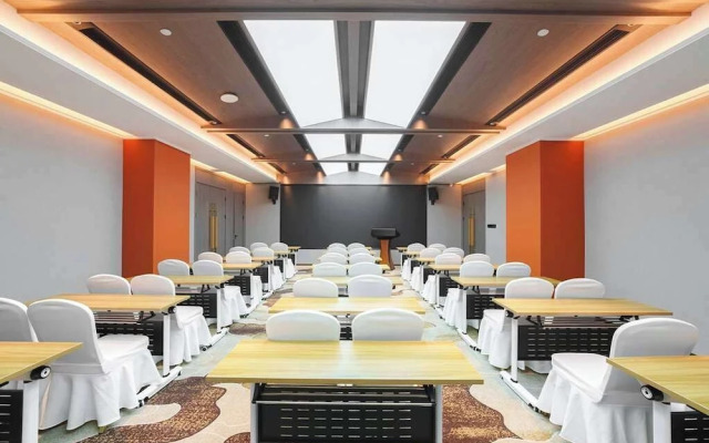 Howard Johnson by Wyndham Life Kunming Guandu Hotel