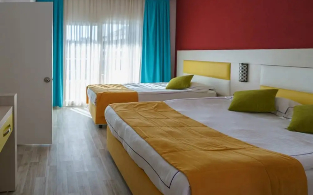 Side Win Hotel & Spa