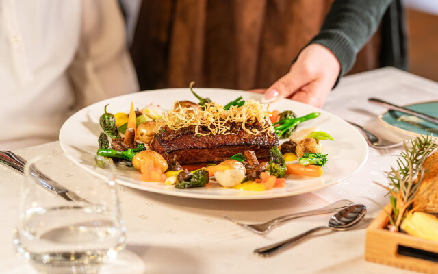 Victor's Residenz - Hotel Schloss Berg