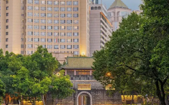 Yuexiu Hotel Guangzhou, Curio Collection by Hilton