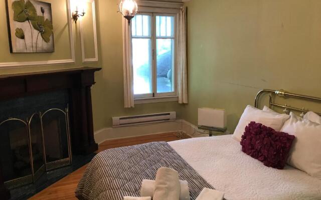 Leaside Executive Apartments