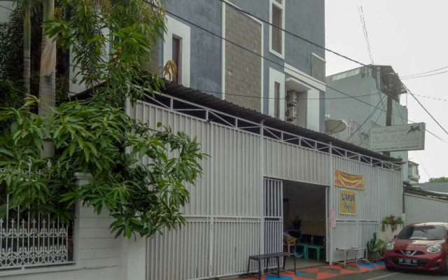 RedDoorz Near RS Labuang Baji Makassar