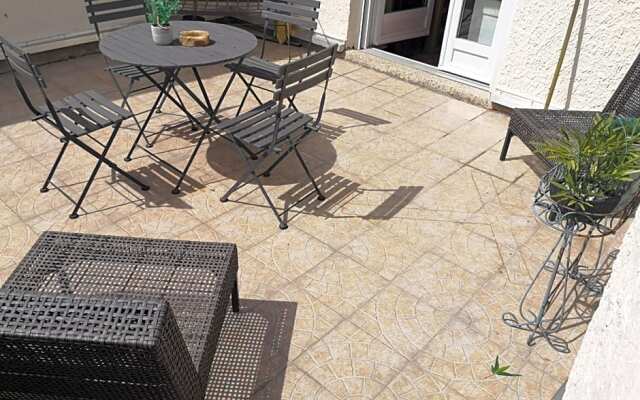 Holiday Home St Restitut with Fireplace I