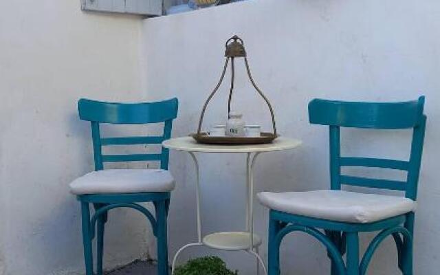 1836 Historic Stone House Goudianika