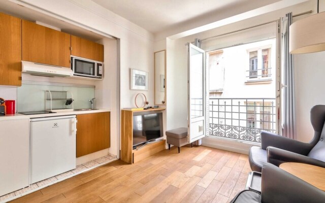 Very Nice And Charming 2 Room Apartment In Paris