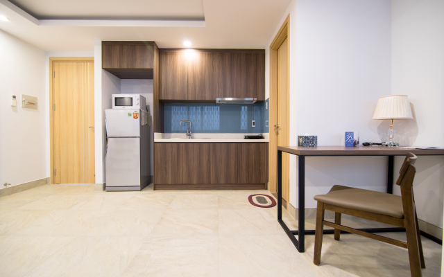RedDoorz Premium near Hang Xanh