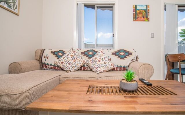 PEACEFUL 2Kingbed RootyHill Townhouse near Station