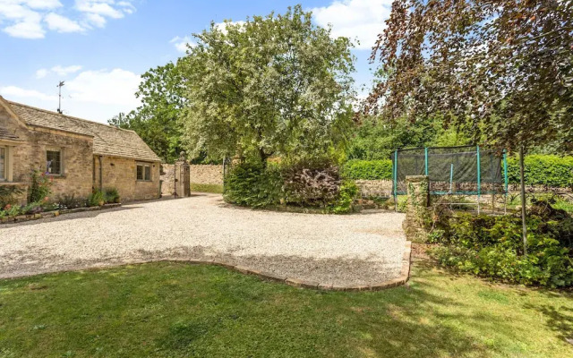 Scenic Family Home in Cotswolds