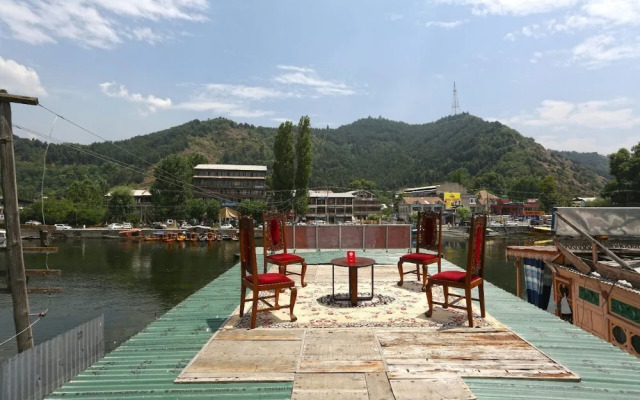 Ritz HouseBoat Srinagar