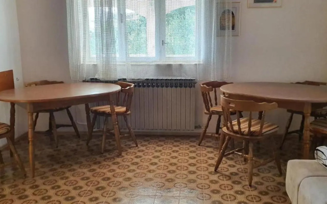 Apartments by the sea Brela, Makarska - 18356