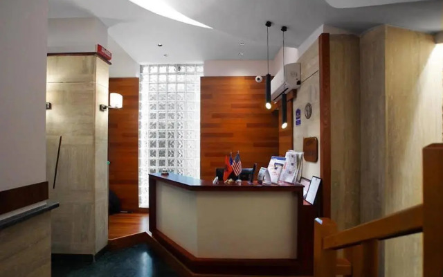 Nov Hotel