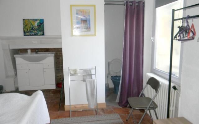 Studio In Langon With Enclosed Garden And Wifi