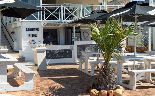 Boulders Beach Hotel, Cafe and Curio