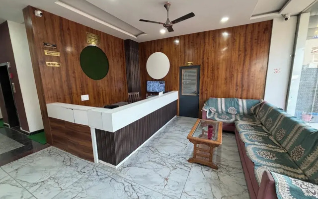 Hotel Ishwar Palace