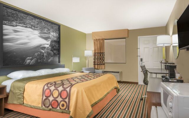 Super 8 by Wyndham Bryant Little Rock Area